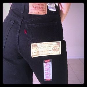 💕Mint Vintage black Levi’s ❣️